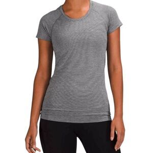 LULULEMON ATHLETICA Swiftly Tech Short Sleeve 2.0 Size 6